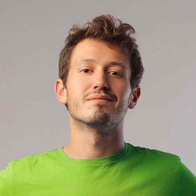 https://www.nicetripsmorocco.com/wp-content/uploads/2018/09/people-04-640x640.jpg